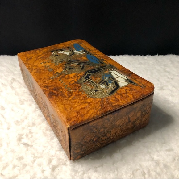 Hand Crafted Leather Egyptian Keepsake Box - Picture 4 of 16
